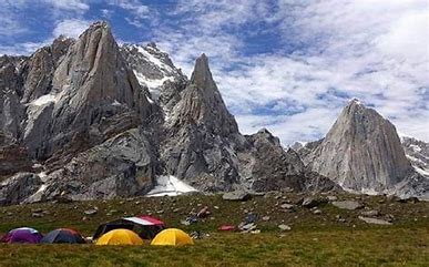 Climbers on Shipton Spair Expedition